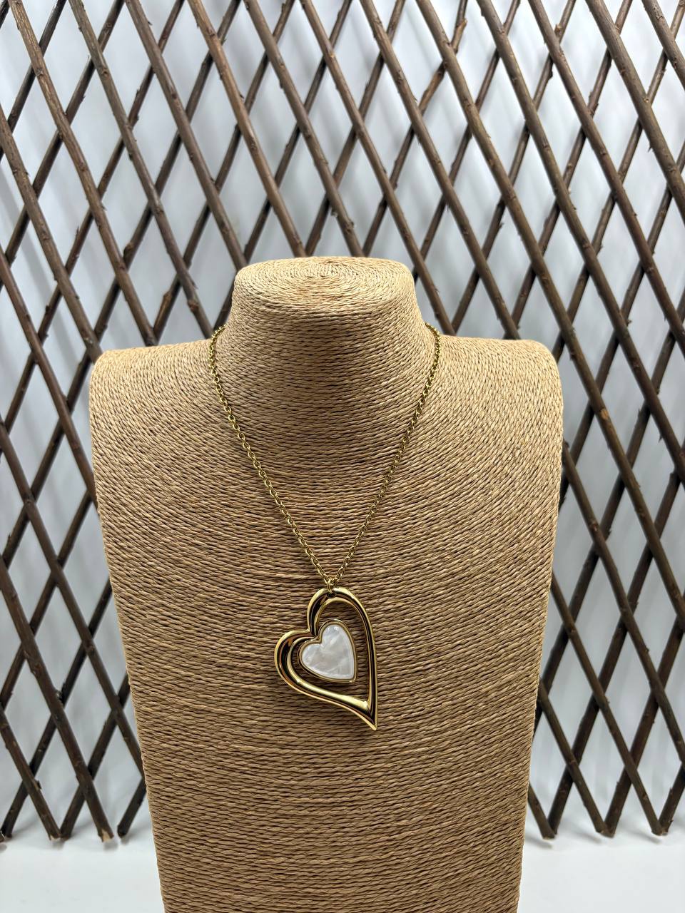 Cadena con Colgante de Acero Dorado