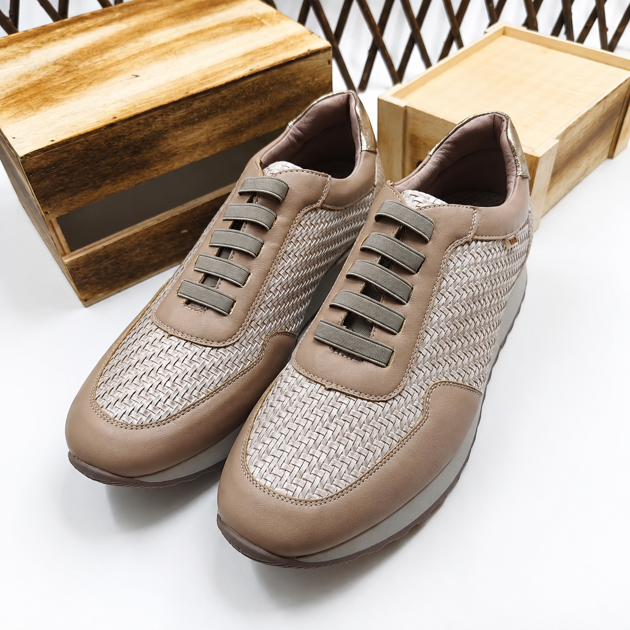 Mocasines Mujer Verano Transpirables Perforados Súper Cómodos Suela de Goma Antideslizante Zapatos Casual Primavera Color Nude