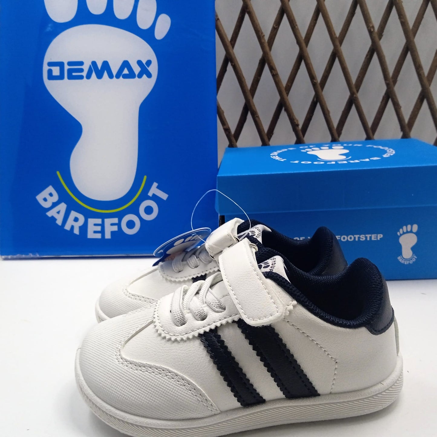 Tenis Niños Respetuoso Velcro Blanco y Azul