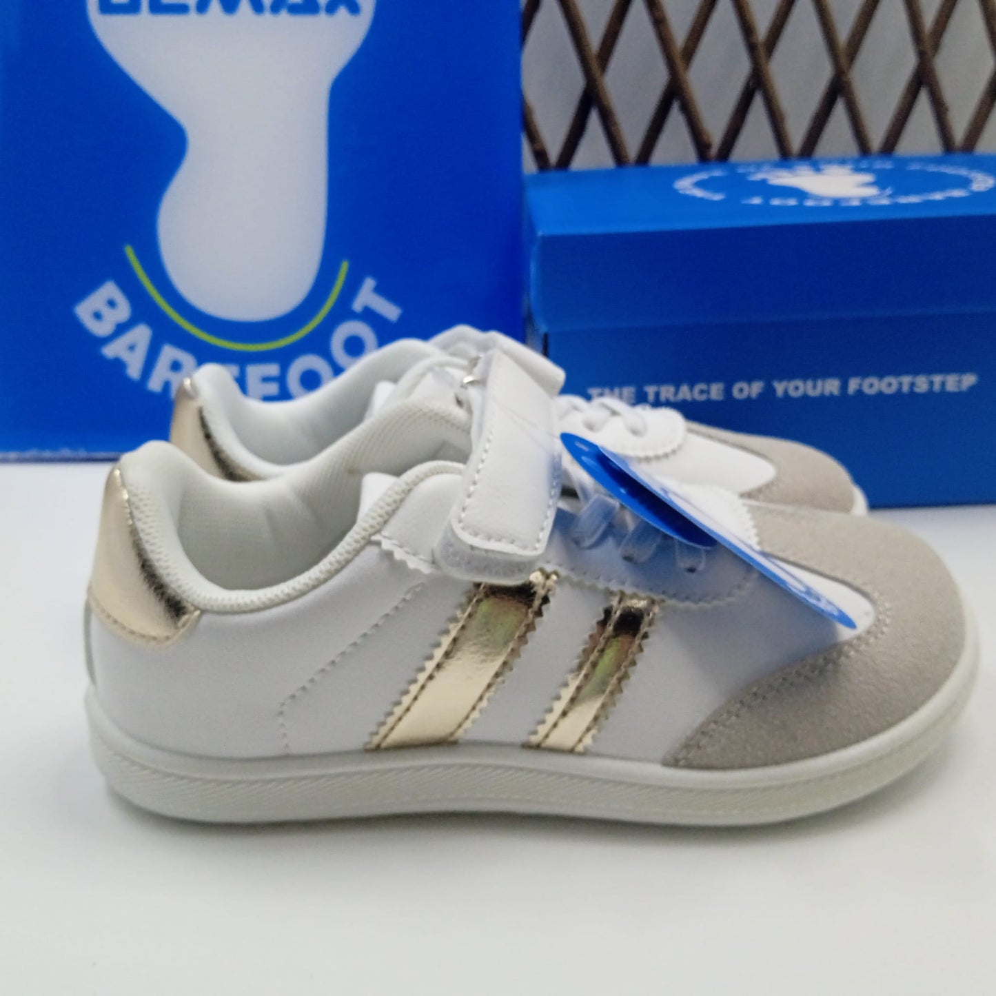 Tenis Niñas Respetuoso Velcro Blanco y Dorado