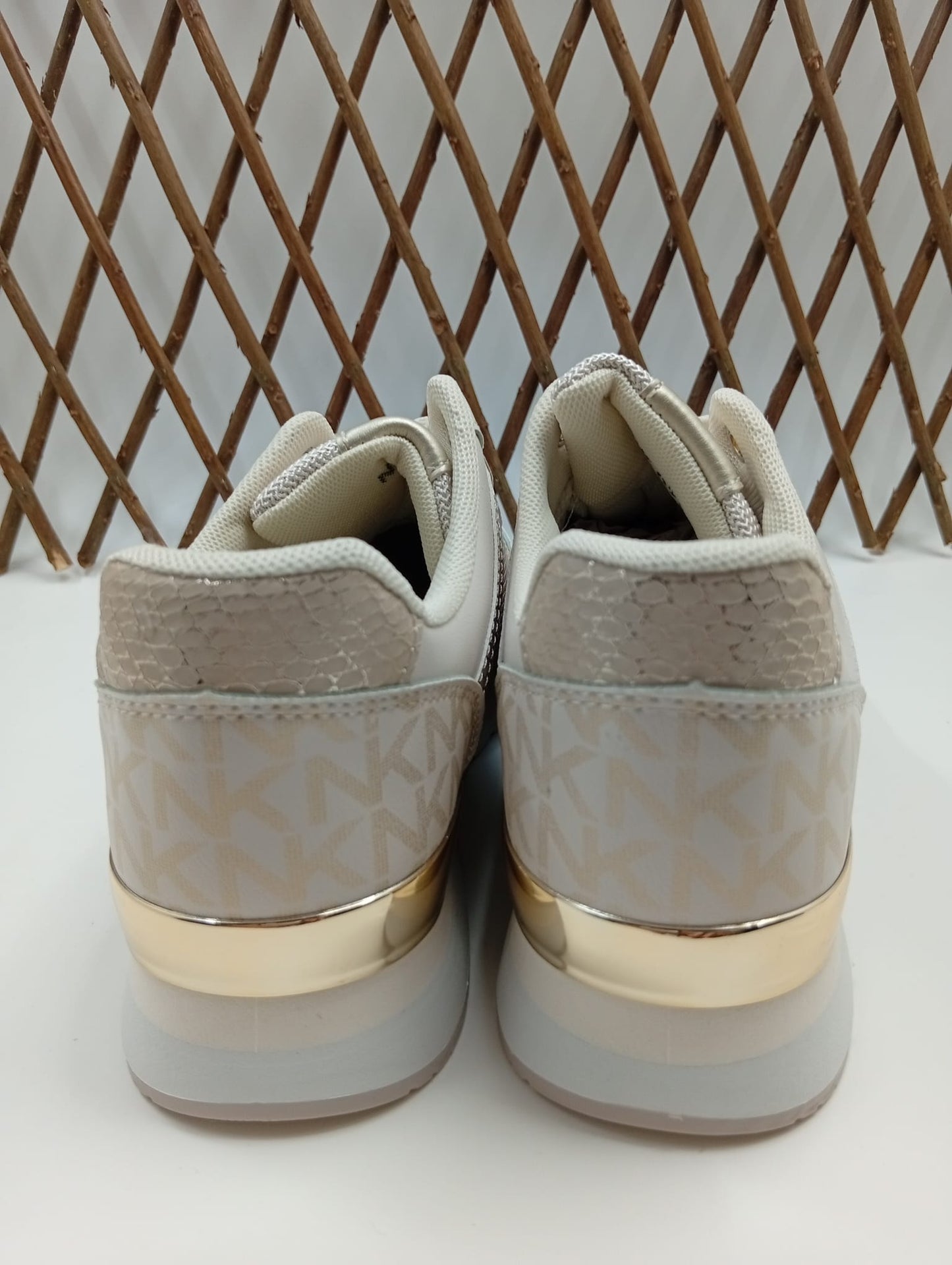 Zapatillas Deportivas Mujer Beige con Letras en Pedreria .Suela Antideslizante, Estilo Urbano Chic - Beige
