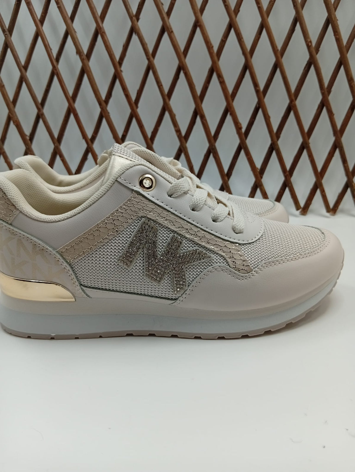 Zapatillas Deportivas Mujer Beige con Letras en Pedreria .Suela Antideslizante, Estilo Urbano Chic - Beige