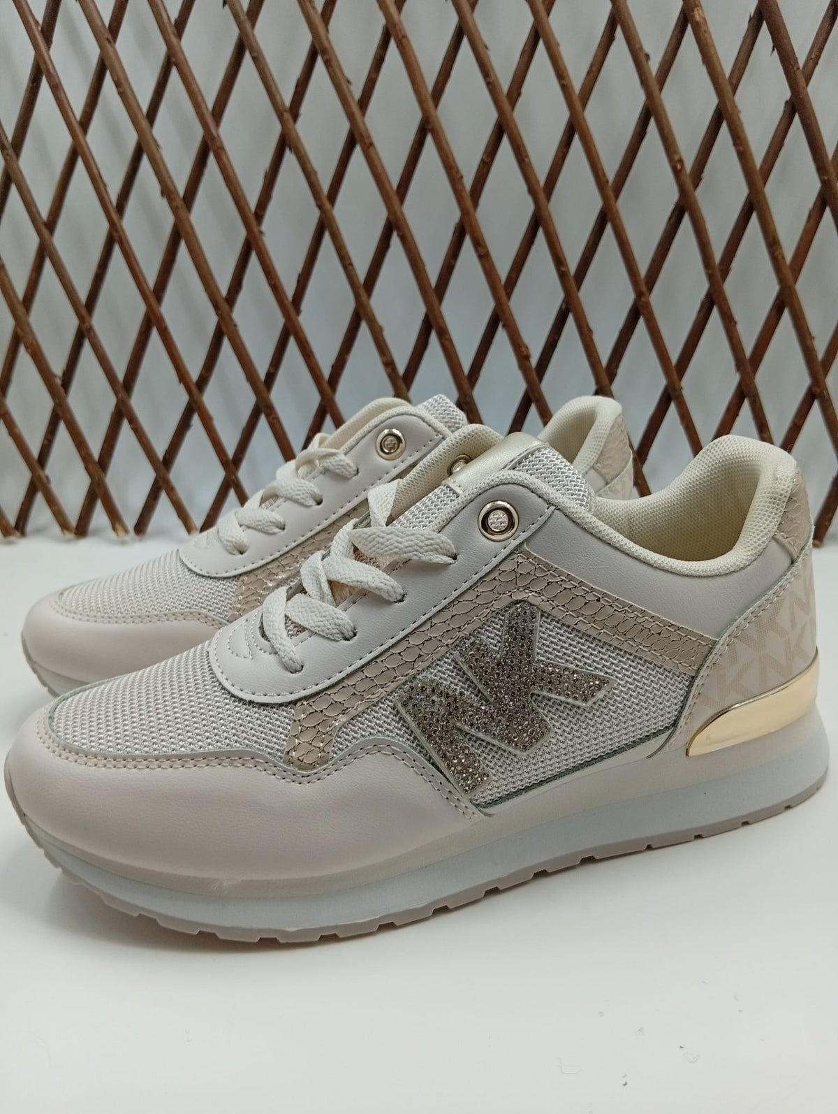 Zapatillas Deportivas Mujer Beige con Letras en Pedreria .Suela Antideslizante, Estilo Urbano Chic - Beige