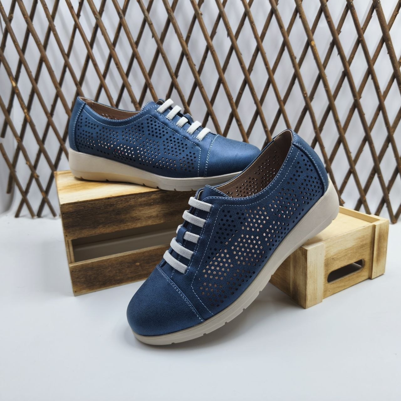 Mocasines Mujer Verano Transpirables Perforados Súper Cómodos Suela de Goma Antideslizante Zapatos Casual Primavera Color Azul