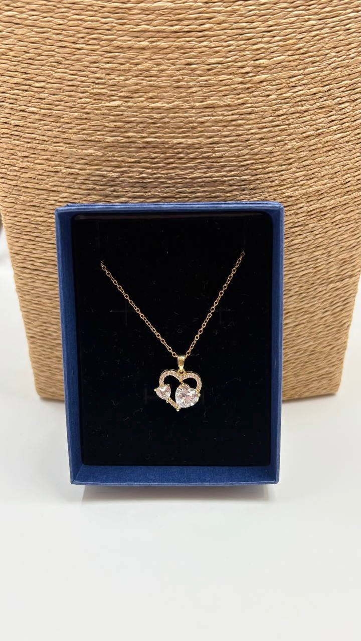 Cadena con Colgante de Acero Dorado