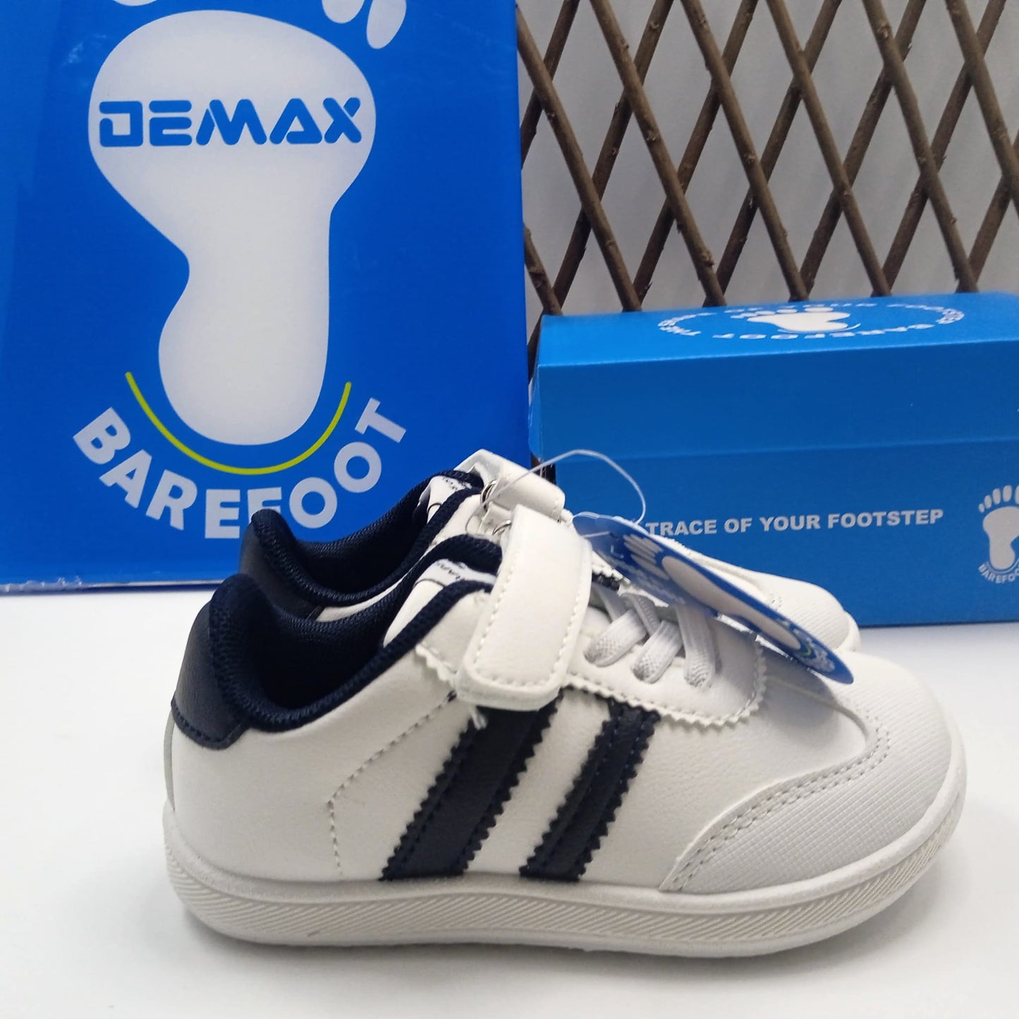 Tenis Niños Respetuoso Velcro Blanco y Azul
